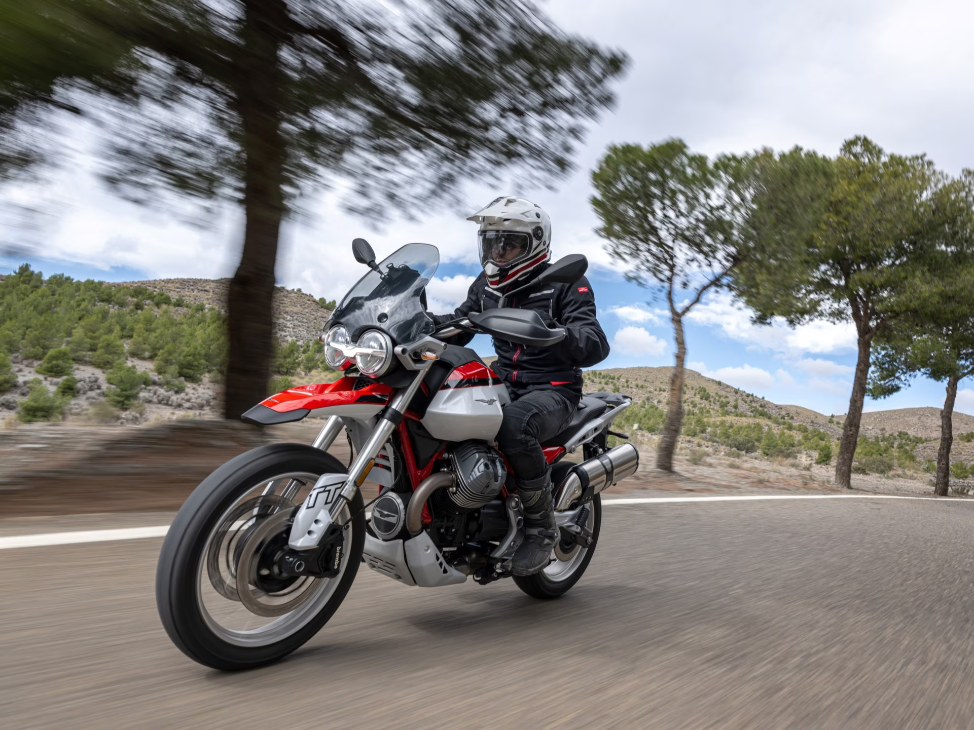 MG_V85TT_wall-image_1920x1440_2