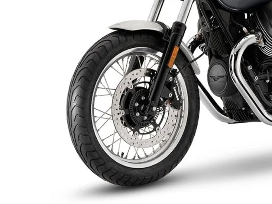 MotoGuzzi-v7-Special-spot-03