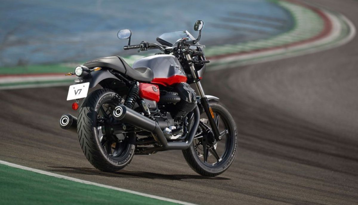 moto-guzzi-v7-stone-corsa-2023-estatica-3_1_1000x575
