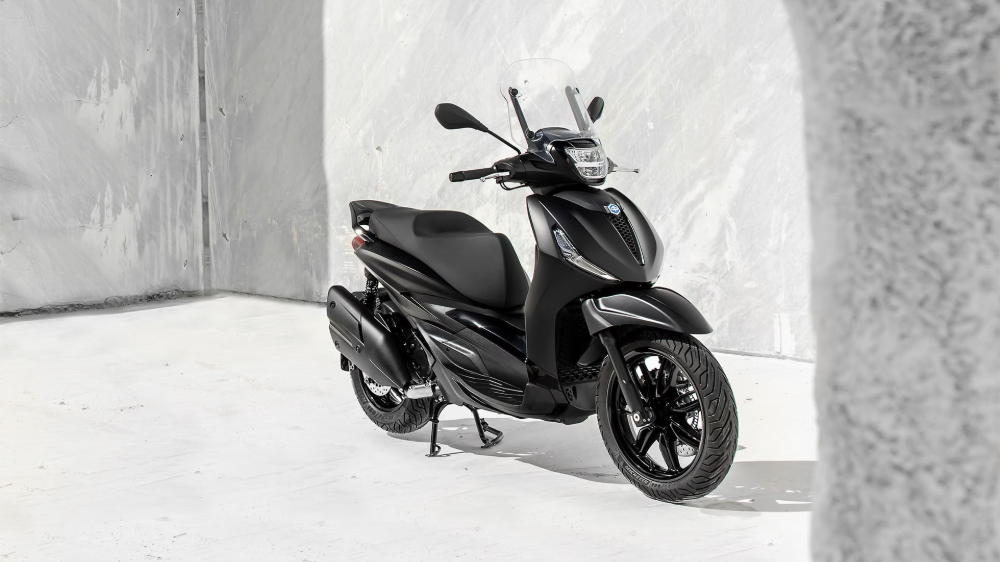 Piaggio_Summer_in_Black_gallery_1920x1080_6